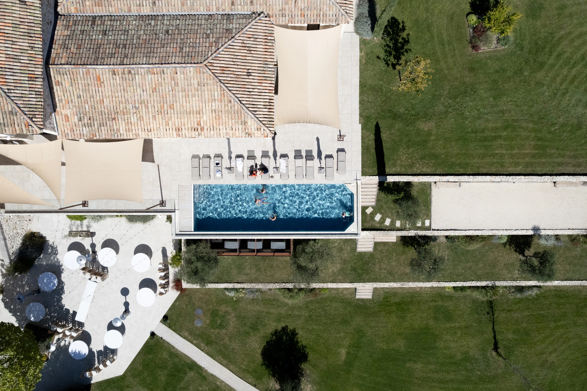 mariage-elegant-moderne-provence-marion-fort-1